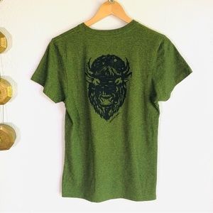 Mountain Khaki’s > Tribal Buffalo Logo Tree Green Tee > S